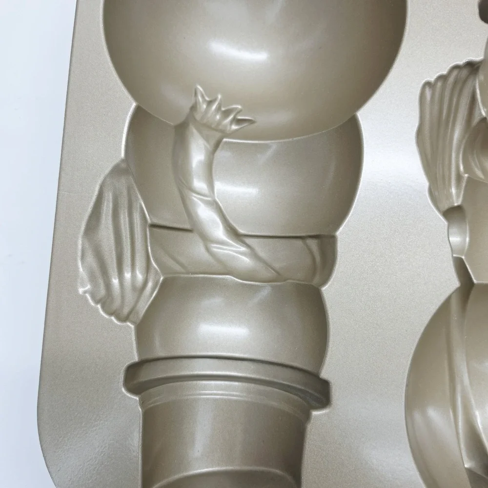 Nordic Ware 10 Cup 3D Snowman Cake Baking Pan Mold Cast Aluminum Made In USA